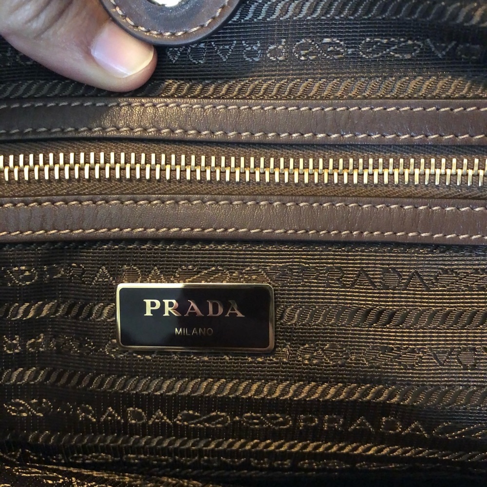 Authentic PRADA - Picture 3 of 6